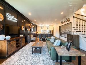 Amazing Group Townhouse 7 Min to Broadway