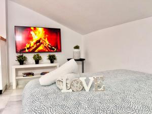 Cozy Studio with Terrace Near Center by TuriVida