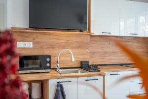 Elegant 1BDRM in Prime Location