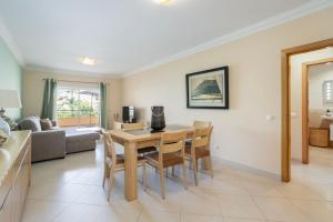 Centralgarve - Modern 2BR Apartment wPool in Vilamoura - Praia Village