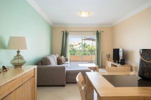 Centralgarve - Modern 2BR Apartment wPool in Vilamoura - Praia Village