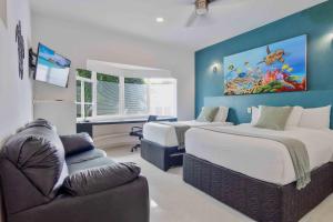5 Bedroom Modern Villa with Private Pool - Great Location