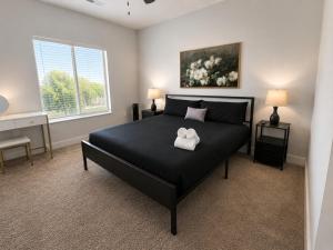 Executive 3BR Downtown Birmingham with Game Table