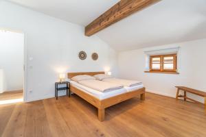 Chalet Kreuth II - Private Alpine Chalet next to Tegernsee for Family & Friends - including Sauna & free parking