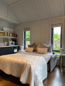 Stone Lodge Garden Retreat