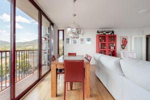 Fabuloso ático con amplia terraza y vistas al mar, Ideal Familias