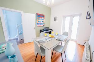 Spacious 3BR House Sleeps 12 for Groups & Family