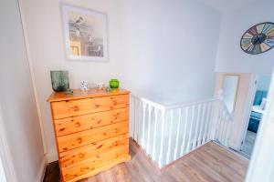 Spacious 3BR House Sleeps 12 for Groups & Family