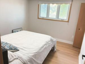 Spacious 3BR Family Home near Fairview Mall