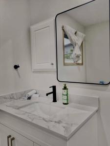 Spacious 3BR Family Home near Fairview Mall