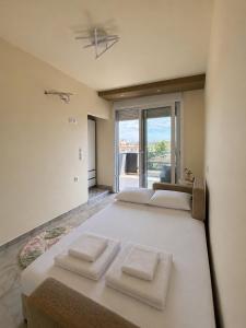 Paralia Rooms