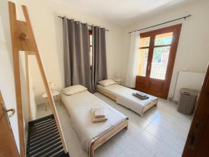 Cosy Stay Apartment 2 with View Kalandra