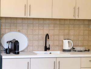 Cosy Stay Apartment 2 with View Kalandra