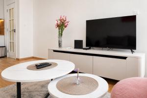 Bar Bay Residence