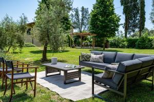 VILLA COLLEGIGLIATO 8, Emma Villas
