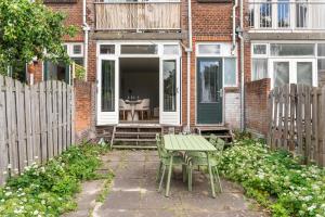 Urban oasis with garden in Rotterdam
