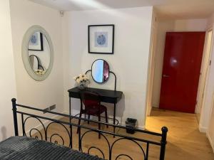 Bright 2 Bed Flat, London Eye, Waterloo, Zone 1