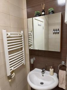 Maslina Apartment - Walk to City Center