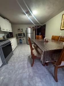 Amplia casa cerca del corazón de Querétaro