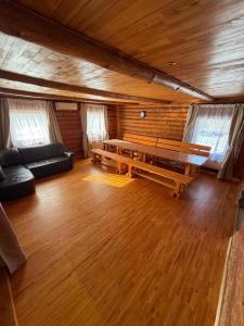 Junkuri Holiday House 9 Beds up to 20 Guests