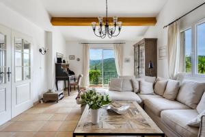 Villa Thymfalaise - Sea View, Calm, Beach, Tennis