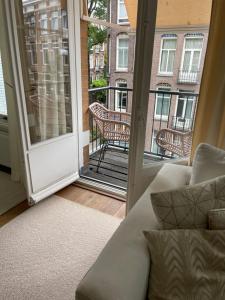 Spacious & Bright Apartment near Vondelpark and Leidseplein