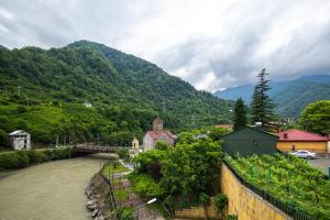 Riverside Hotel & Restaurant