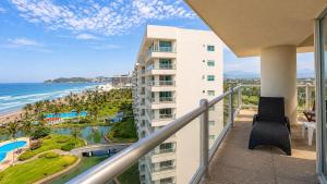 Oceanfront luxury Apartment in Acapulco Diamante