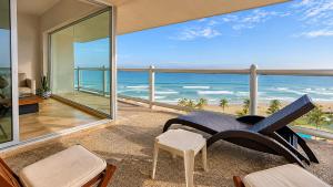 Oceanfront luxury Apartment in Acapulco Diamante