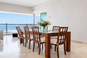 Oceanfront luxury Apartment in Acapulco Diamante