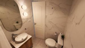 Depto Lili - A pasos de Guemes y el Shopping Aldrey, para 4 PAX - Hola Sur
