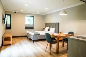 Livonia Central Apartments