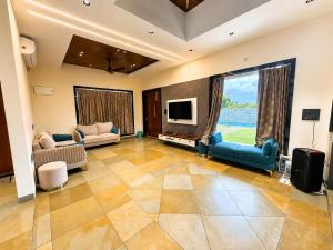 Bluewater Farms 2BR Villa with pool by Homeyhuts