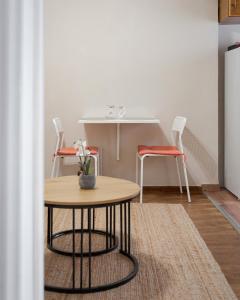 Acropolis Loft by DG Collection