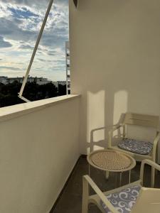 Modern Oasis - 5-Min Walk to Beach