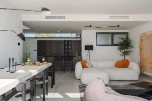 Villa Prive by Frontier Residences
