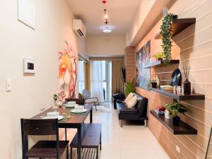 Luxe 1BR in BGC Across Mitsukoshi, Uptown #upt223f
