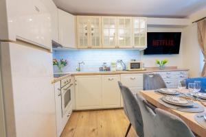 Excellent 2BR Flat In downtown
