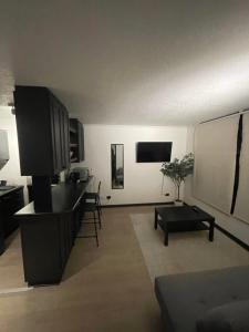 Beautiful & Cozy Apartment -Best Location Downtown