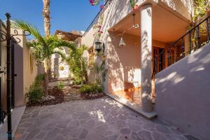 Vacation Rental Experience an unforgettable Mexican getaway at Casa Dos Perros