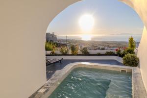 Sun Angelos Oia - Luxury Cave Suites