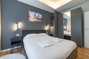 5 Min Car from Central Station, with 2 Bedrooms