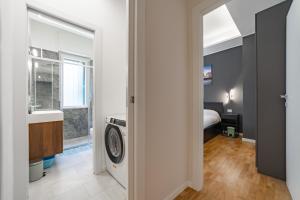 5 Min Car from Central Station, with 2 Bedrooms