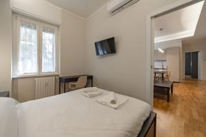 5 Min Car from Central Station, with 2 Bedrooms