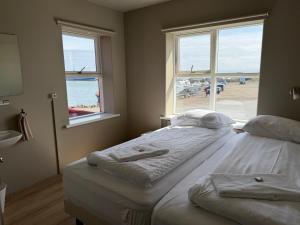 Guesthouse Hvammur by the Harbour