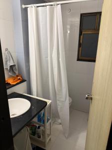 LightHouse - A Cozy Duplex 1 min from Qubix