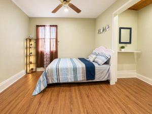 7 Mins to Niagara Falls with Completely renovated Units