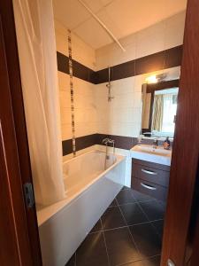 Golden Line Apartment