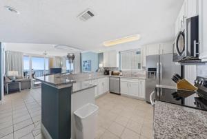 Beach Club 1810A by Youngs Suncoast