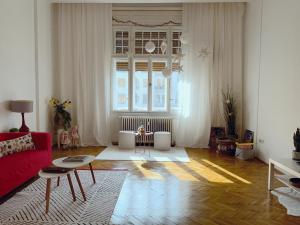Breathtaking City Centre Views - Bright & Spacious 2BR